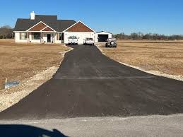 Best Gravel Driveway Installation  in Avenal, CA